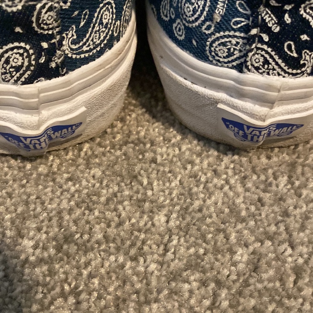 Vans - Picture 4 of 6